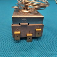 Thermostat a bulbè - 30°/150°C - Reset automatique - 1 Pole - Mesures de bulbè 6x66 mm - Courant nominal 15A