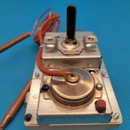 Thermostat a bulbè - Temperature 8°/75°C - Reset manuel - 3 Poles - Mesures de bulbè 7x141 mm - Courant nominal 20A