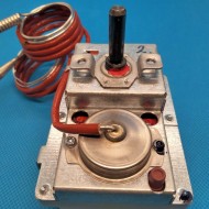 Thermostat a bulbè - Temperature 8°/75°C - Reset manuel - 3 Poles - Bulbè en aluminium 7x141 mm - Courant nominal 20A
